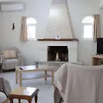 Poulakis House * Asíni