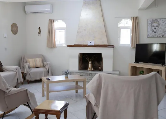 Poulakis House * Asíni