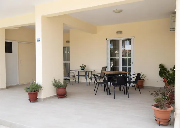 Poulakis House Apartmán Asíni